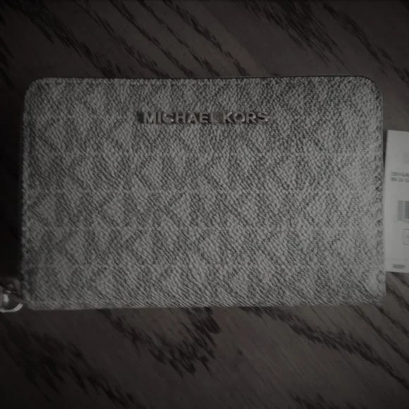 *Price Drop* Michael Kors Camel colored Card Case, PVC - Picture 1 of 4